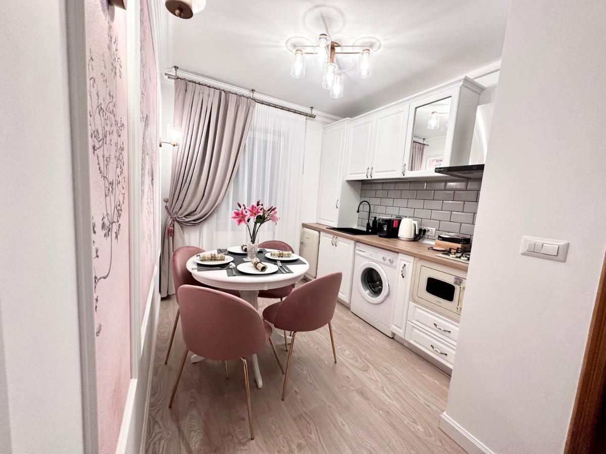 Central Spacious Apartment With Balcony - Alba Carolina Alba Iulia Exteriör bild