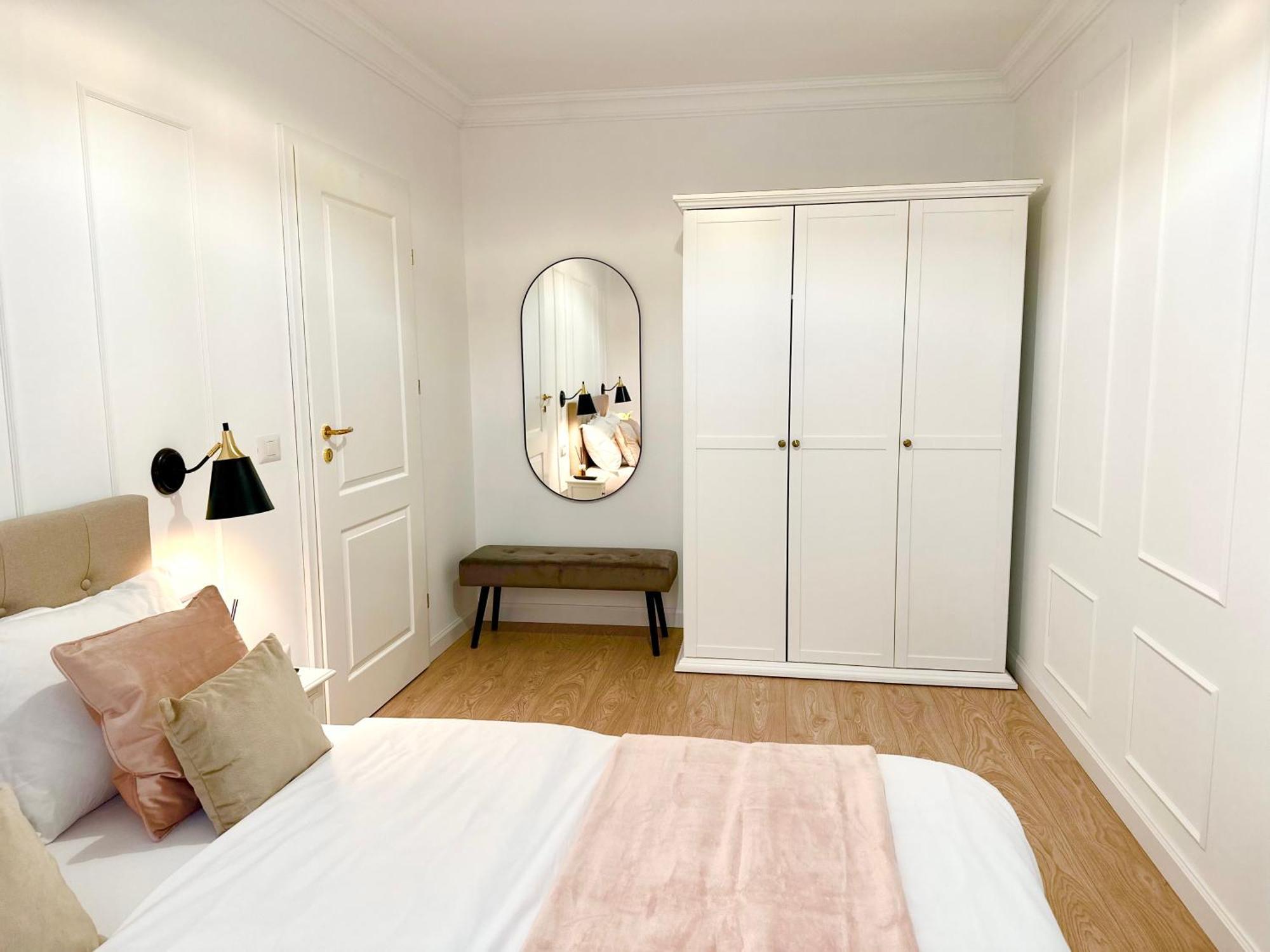 Central Spacious Apartment With Balcony - Alba Carolina Alba Iulia Exteriör bild
