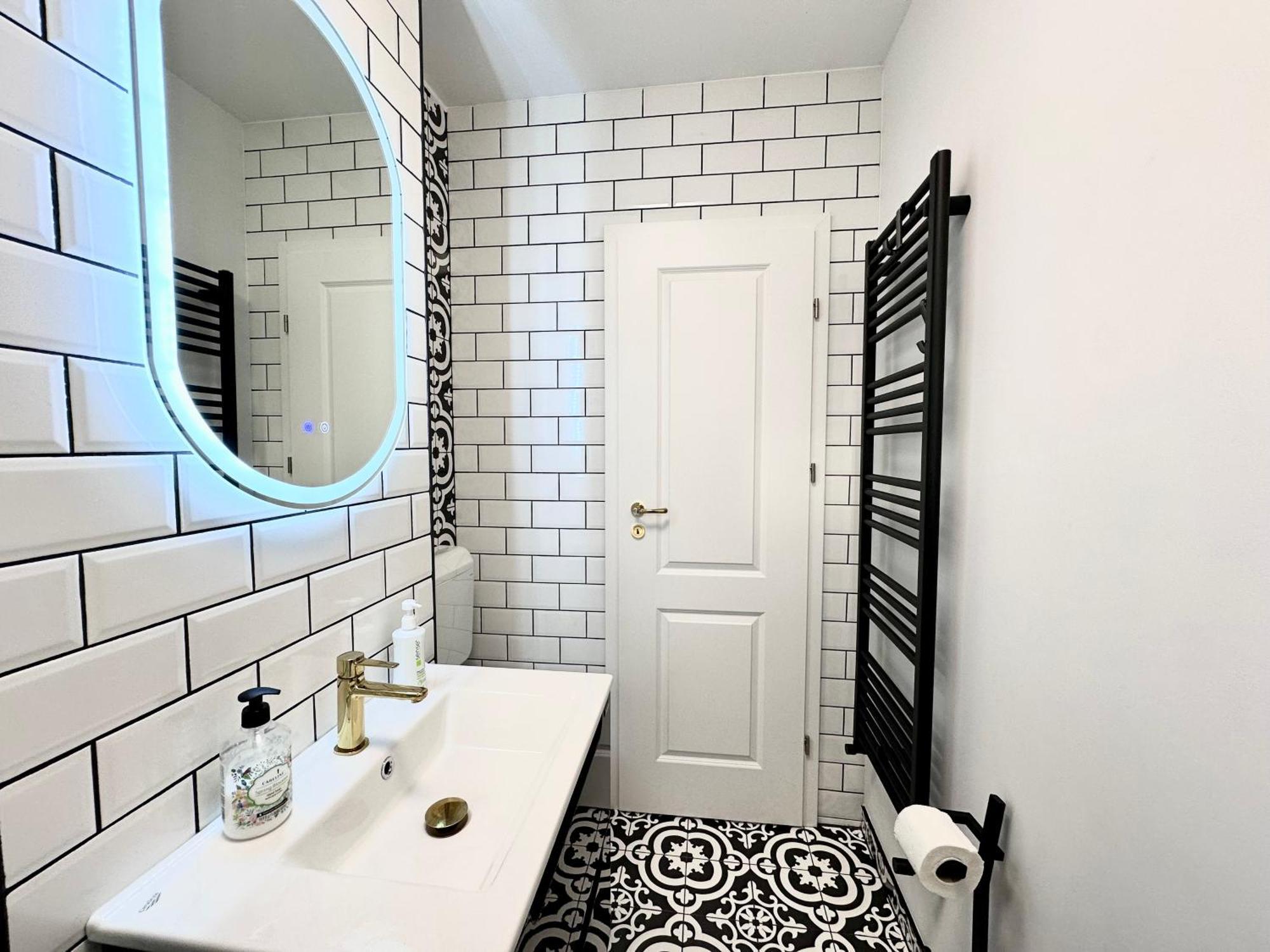 Central Spacious Apartment With Balcony - Alba Carolina Alba Iulia Exteriör bild